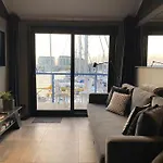 Seascape - Floating Home At Brighton Marina With Free Parking