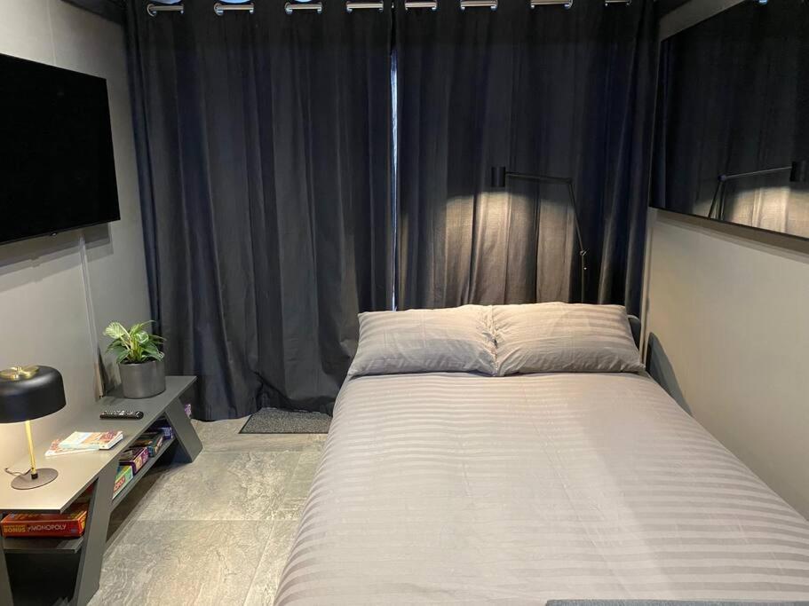 Seascape - Floating At Marina With Free Parking * Brighton